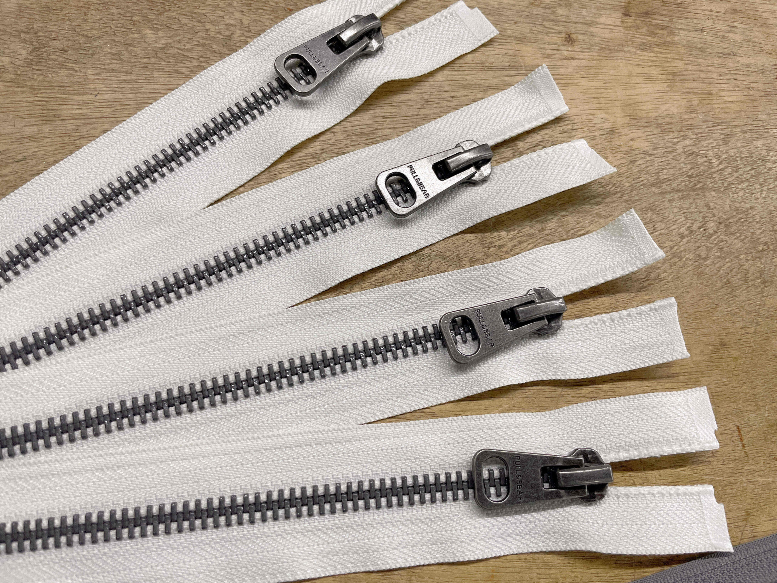 Metal Zipper Open End 18" - Image 2