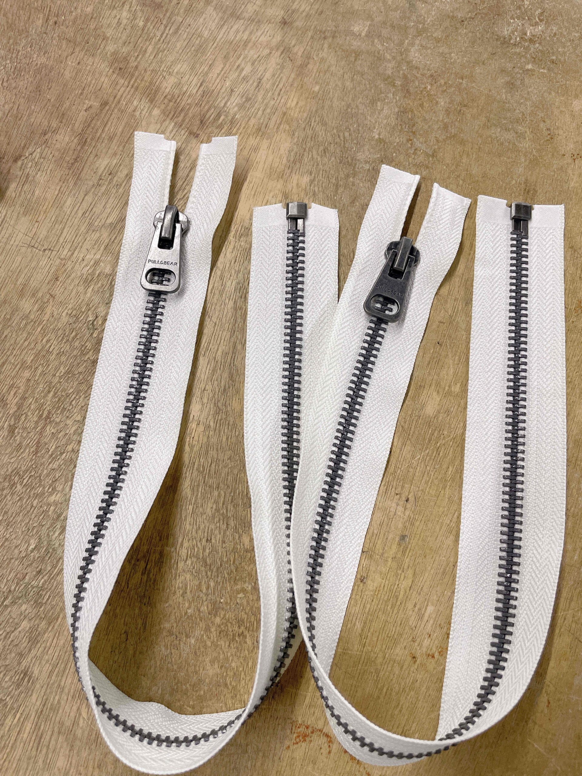 Metal Zipper Open End 18"